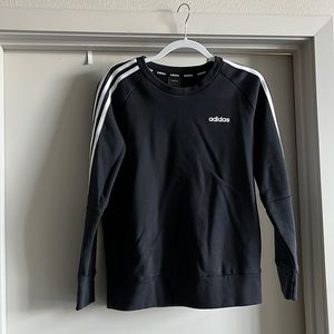 Adidas Sweatshirt. Size: M. Lightly worn condition!